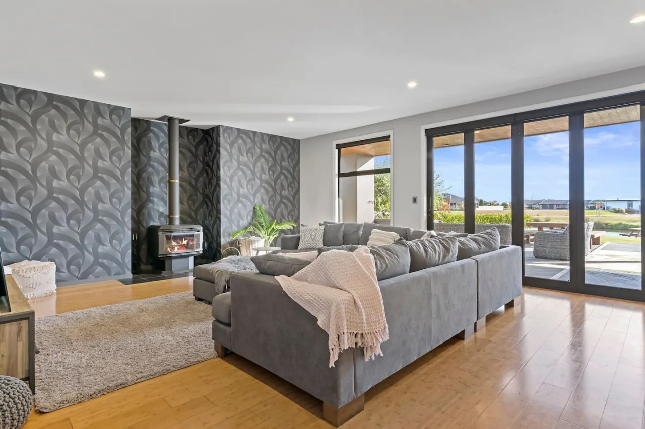 6BR Relax at Lake Hood Luxury Canal Home with Jetty 3
