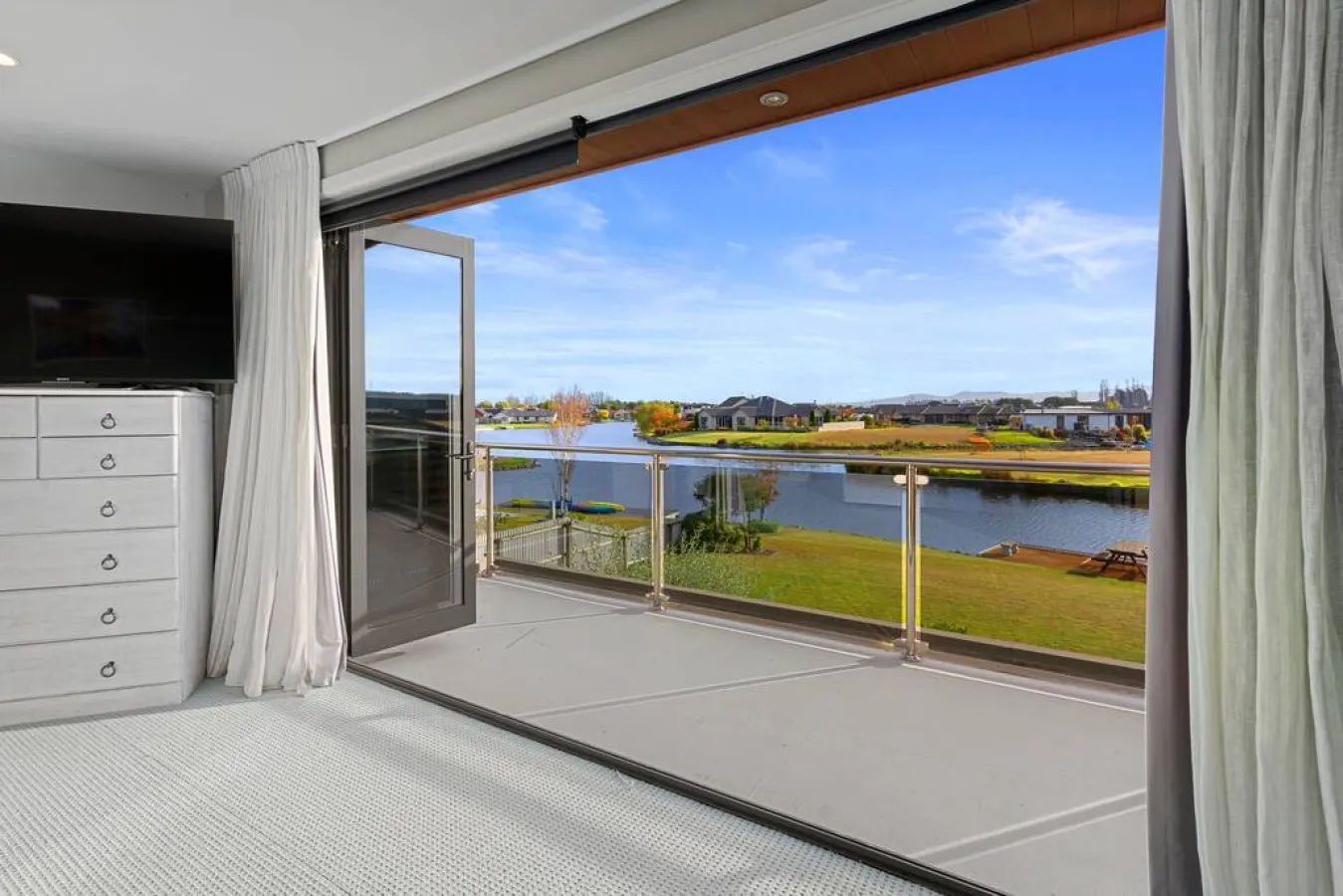 6BR Relax at Lake Hood Luxury Canal Home with Jetty 5