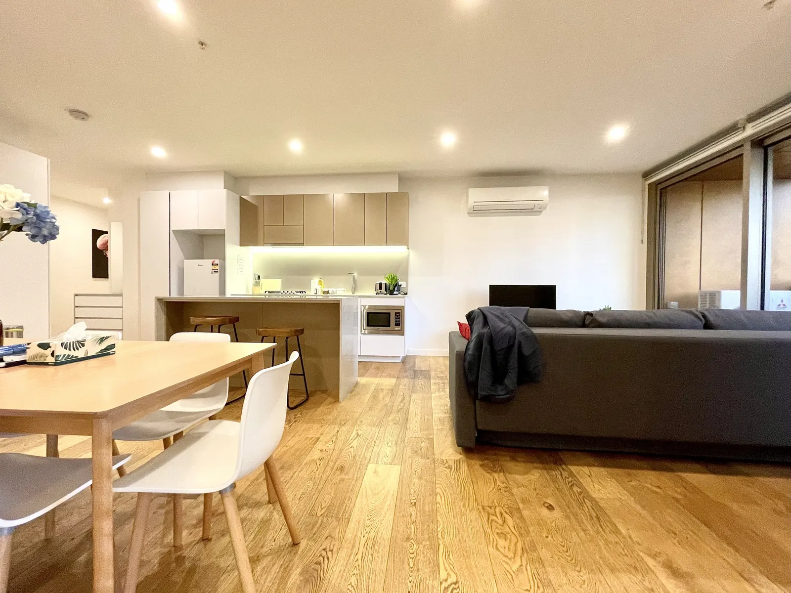 ReadySet Apartments on Rose Lane - 3 Bedroom Apartment RL3 2