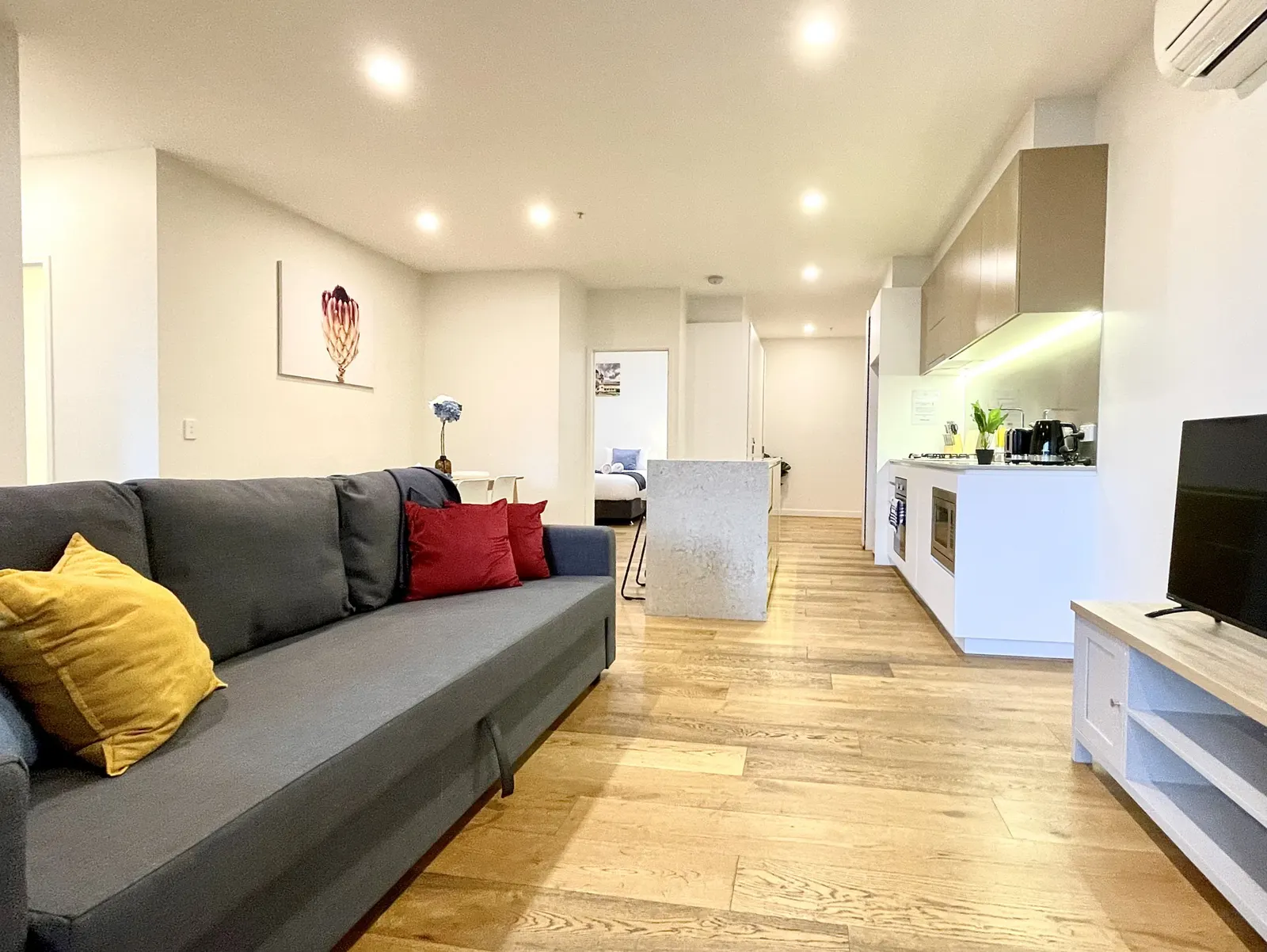 ReadySet Apartments on Rose Lane - 3 Bedroom Apartment RL3 9
