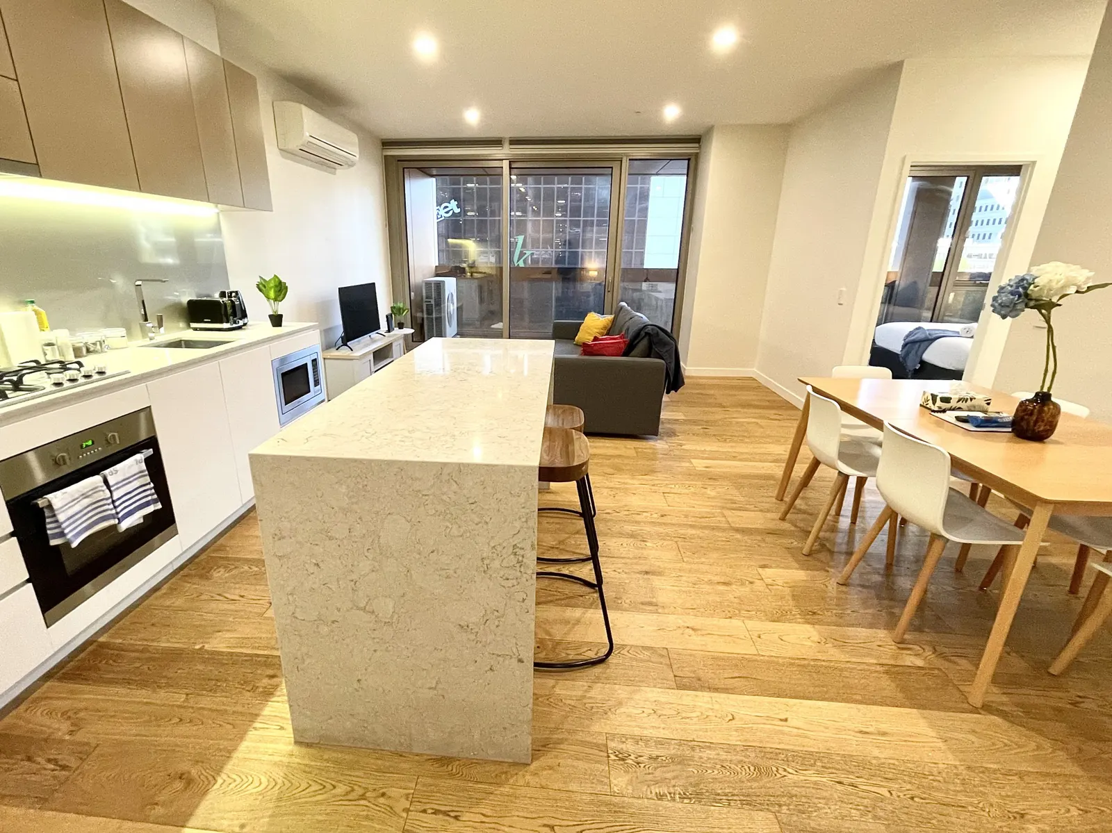 ReadySet Apartments on Rose Lane - 3 Bedroom Apartment RL3 3