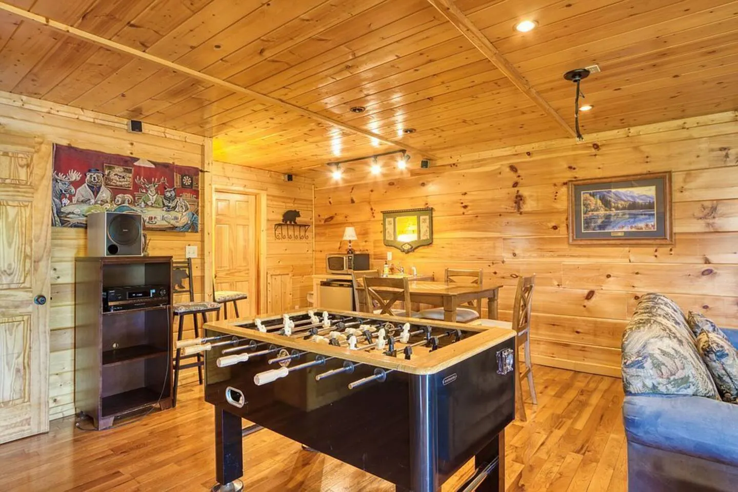 Mountain Views-Hottub-Parking-WiFi-Parking-BBQ 10
