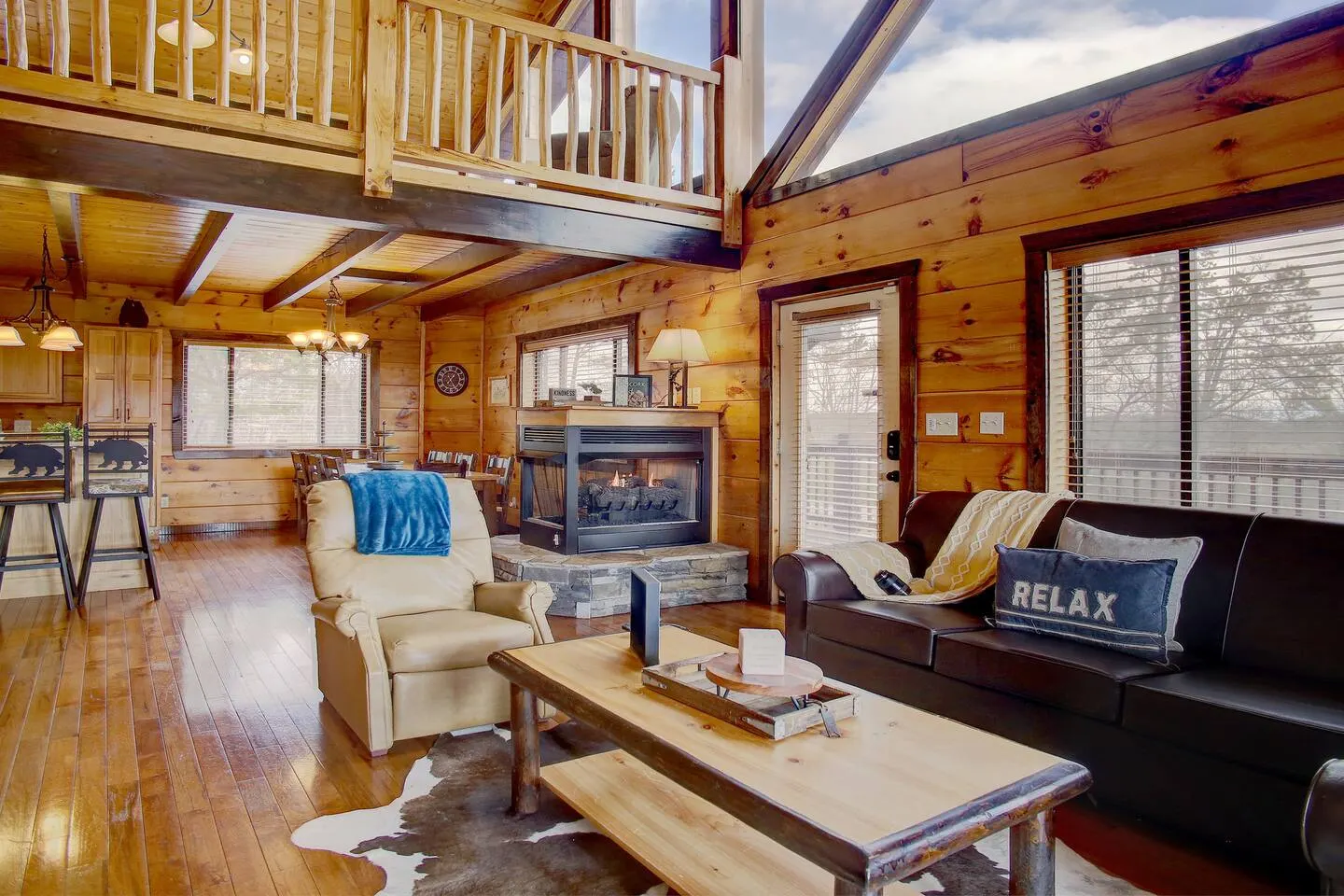 Mountain Views-Hottub-Parking-WiFi-Parking-BBQ 13