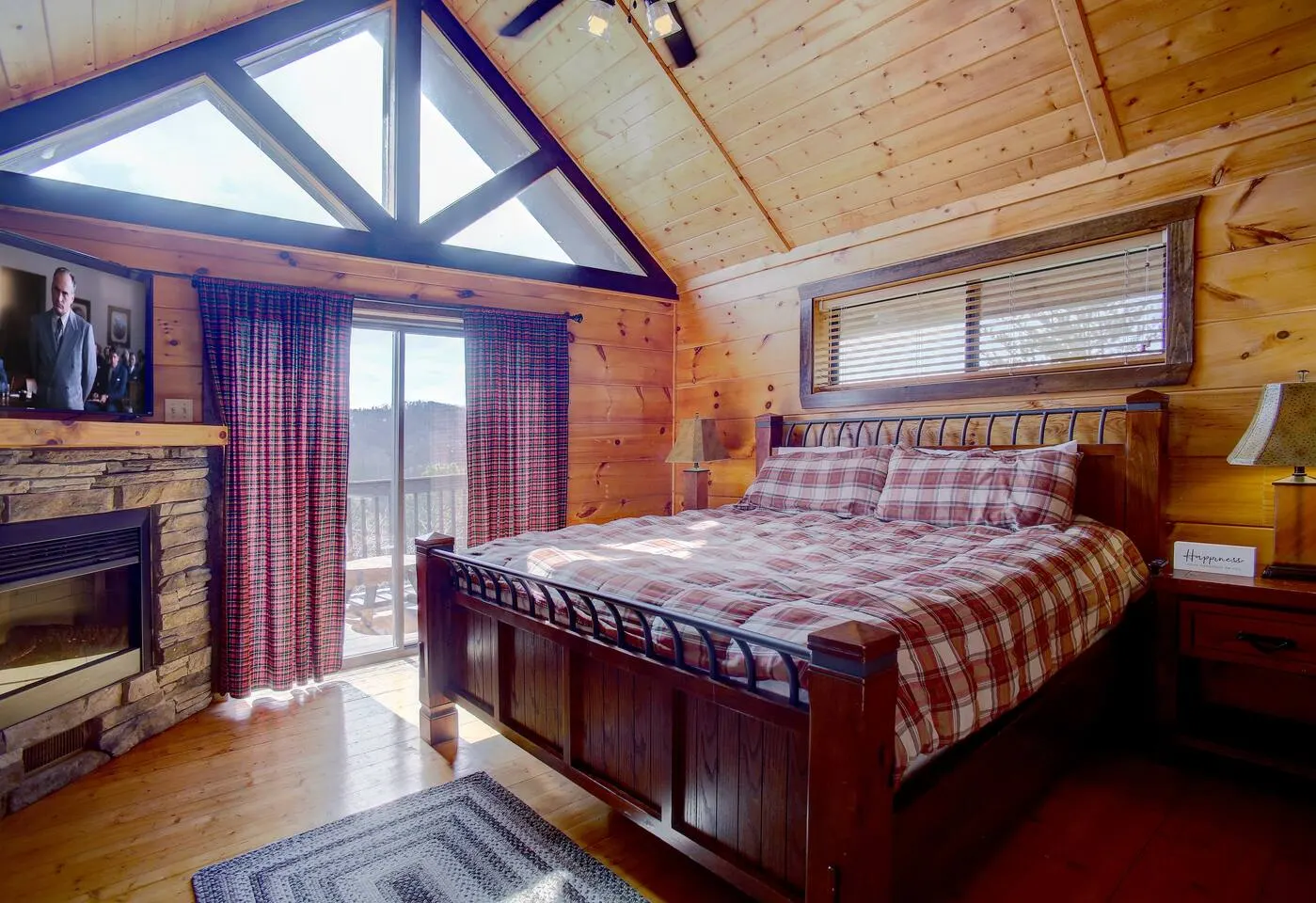 Mountain Views-Hottub-Parking-WiFi-Parking-BBQ 16