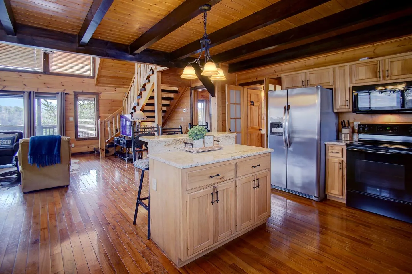 Mountain Views-Hottub-Parking-WiFi-Parking-BBQ 3