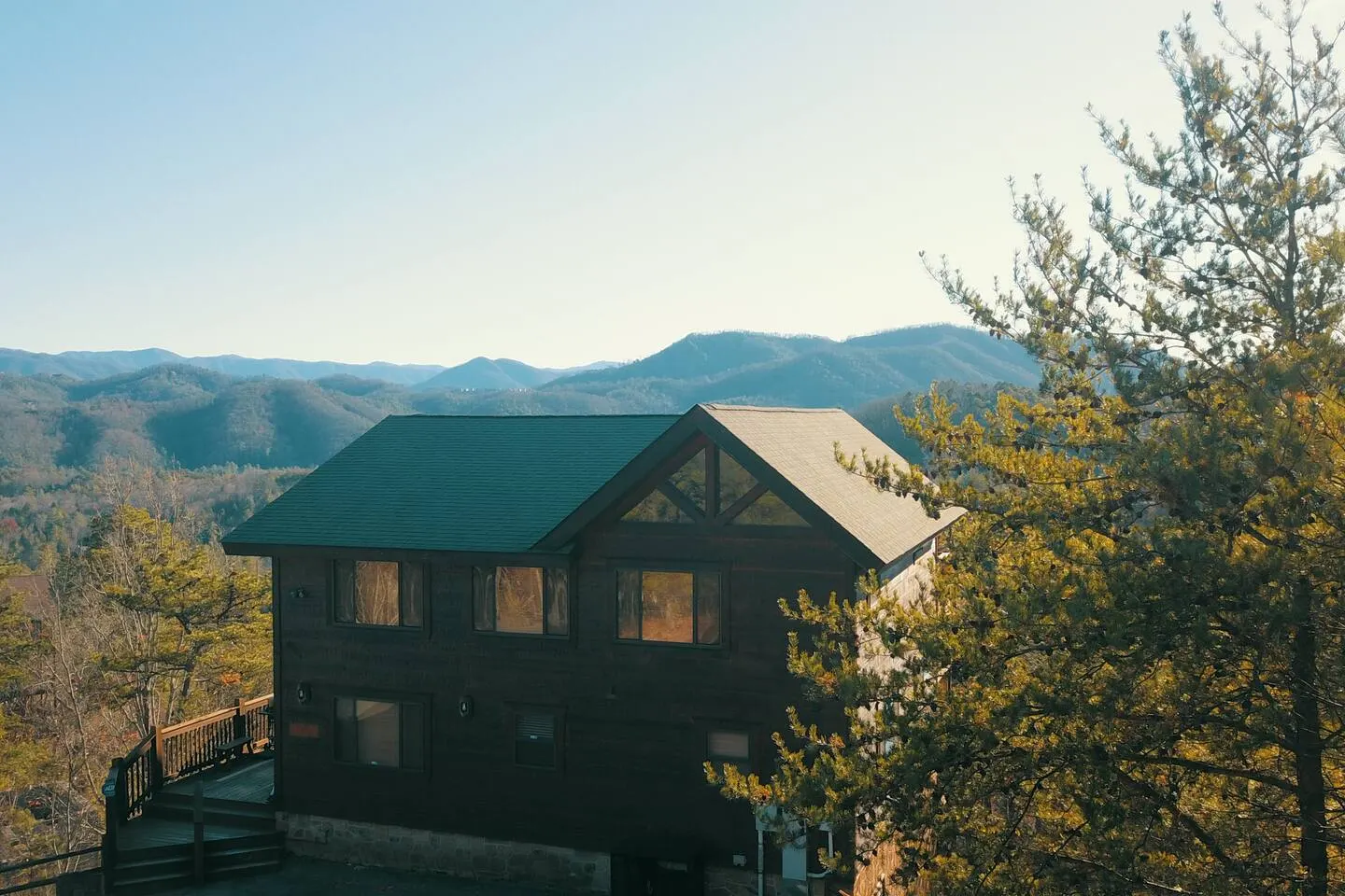 Mountain Views-Hottub-Parking-WiFi-Parking-BBQ 8
