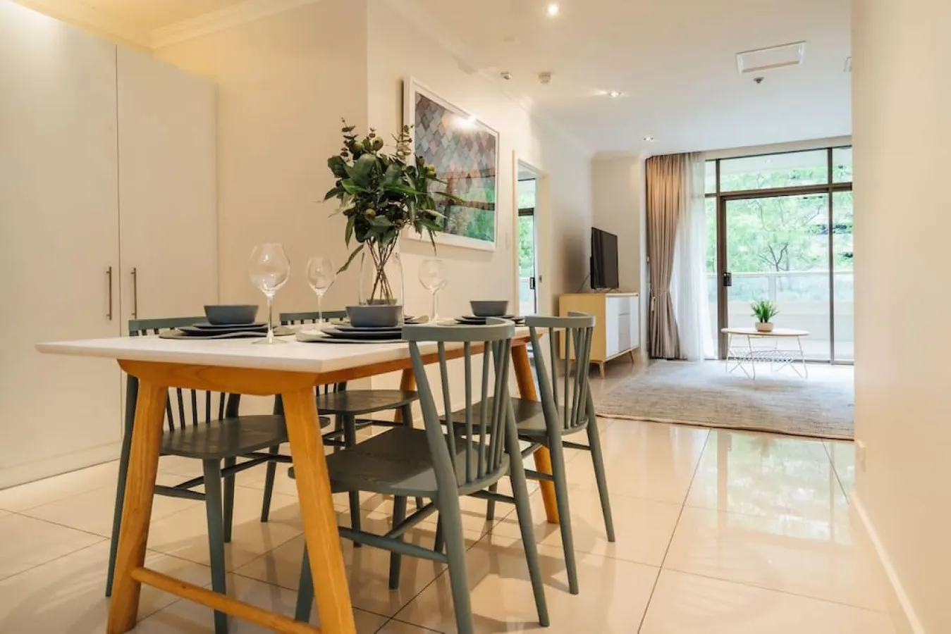 Serene on Grenfell - A Vibrant City Stay 9