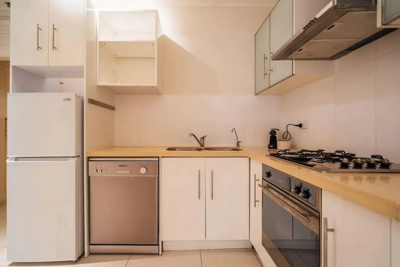 Serene on Grenfell - A Vibrant City Stay 13