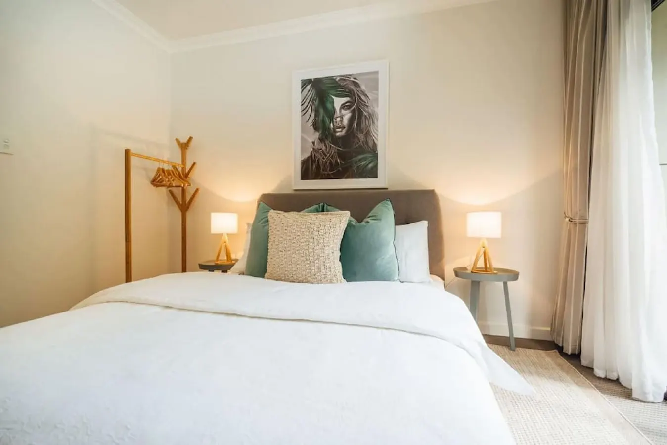 Serene on Grenfell - A Vibrant City Stay 14