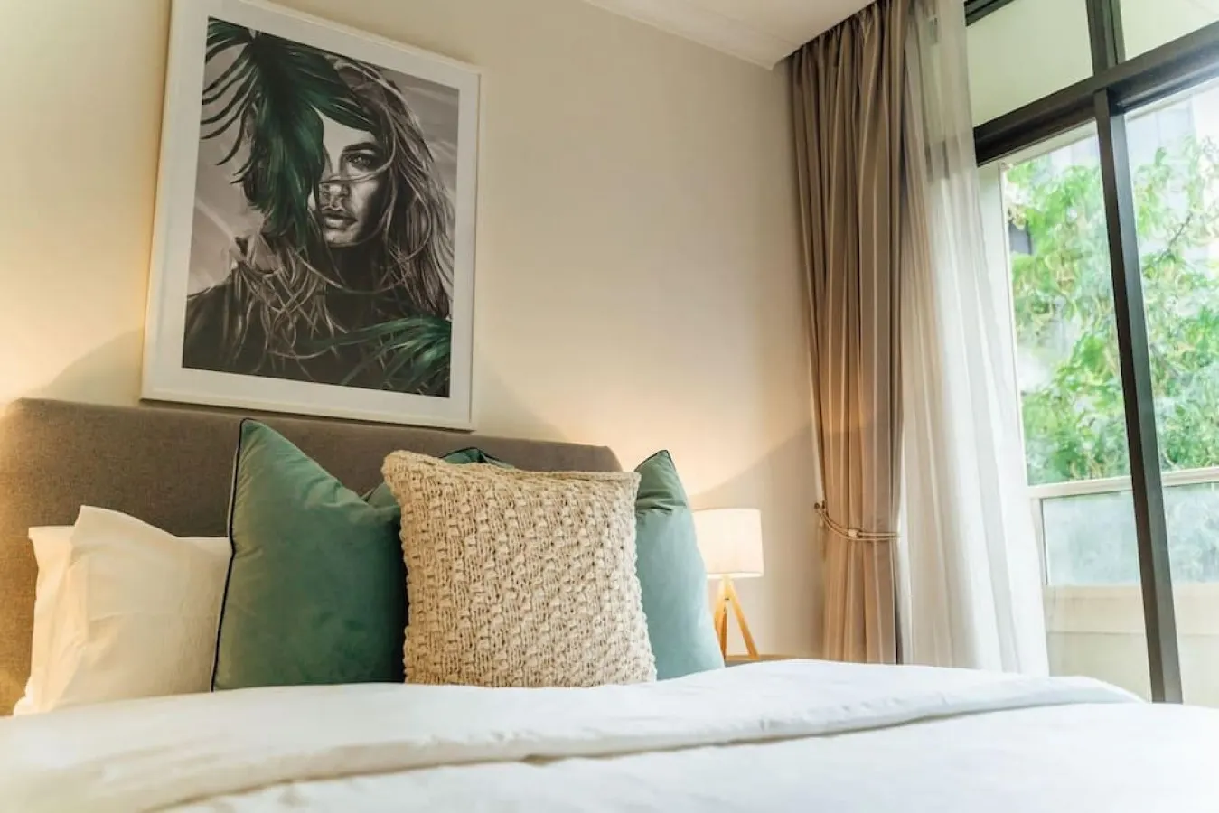 Serene on Grenfell - A Vibrant City Stay 15