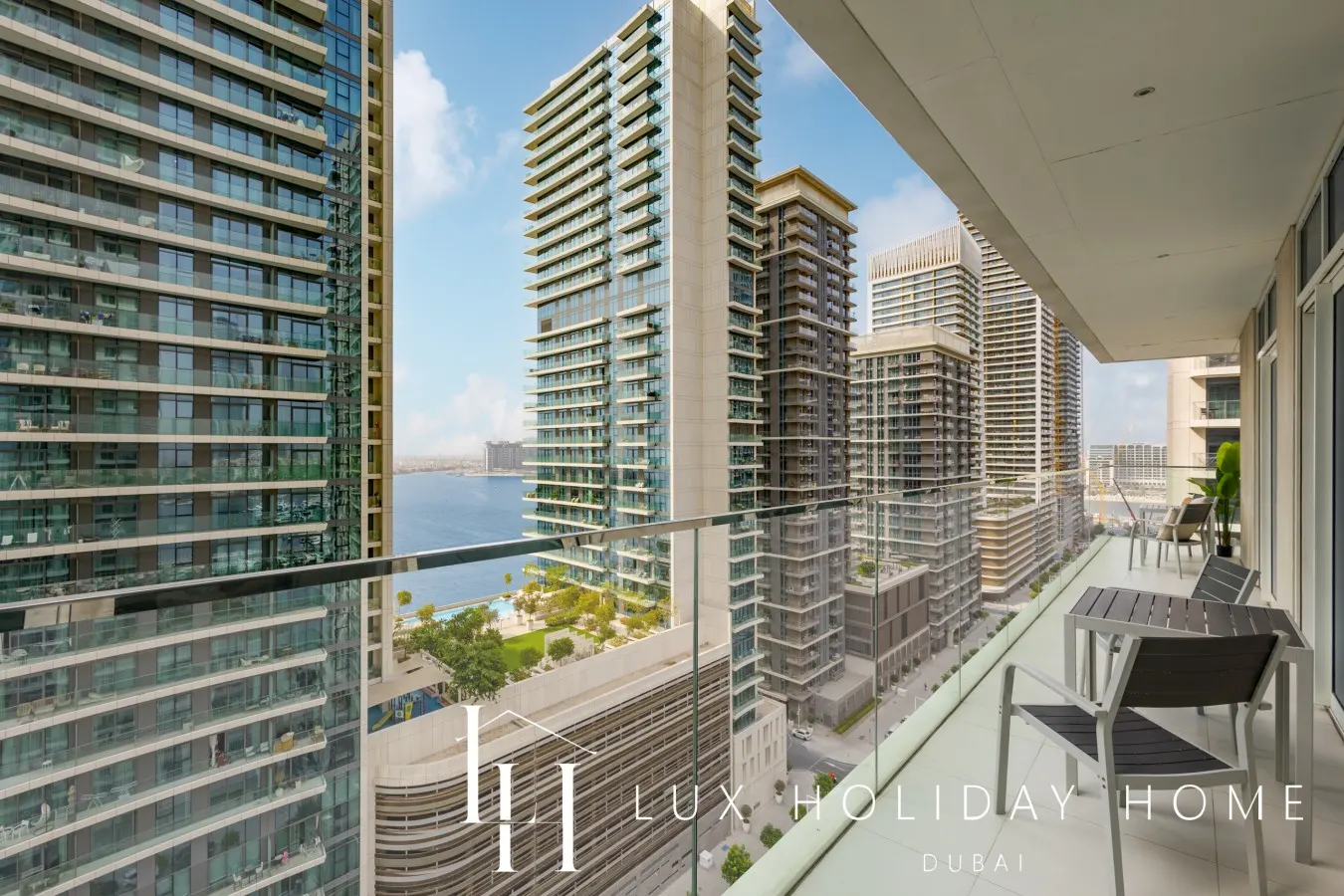 LUX The Luxury Sunrise Suite 4 17