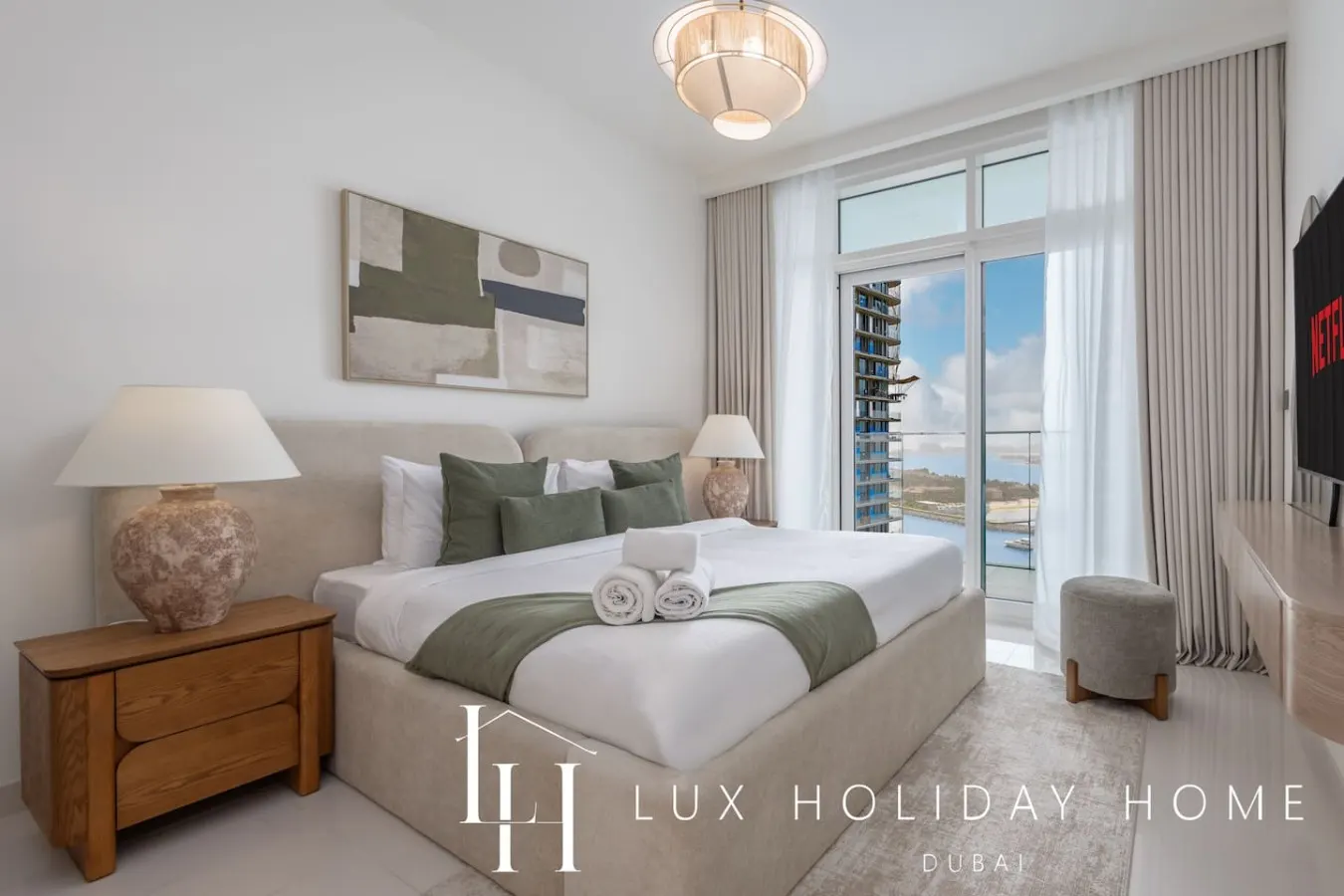 LUX The Luxury Sunrise Suite 4 8
