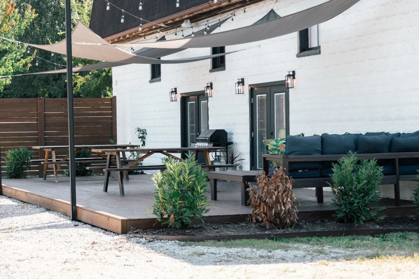 Barn Venue 5 minutes to DT! Outdoor Entertainment 8