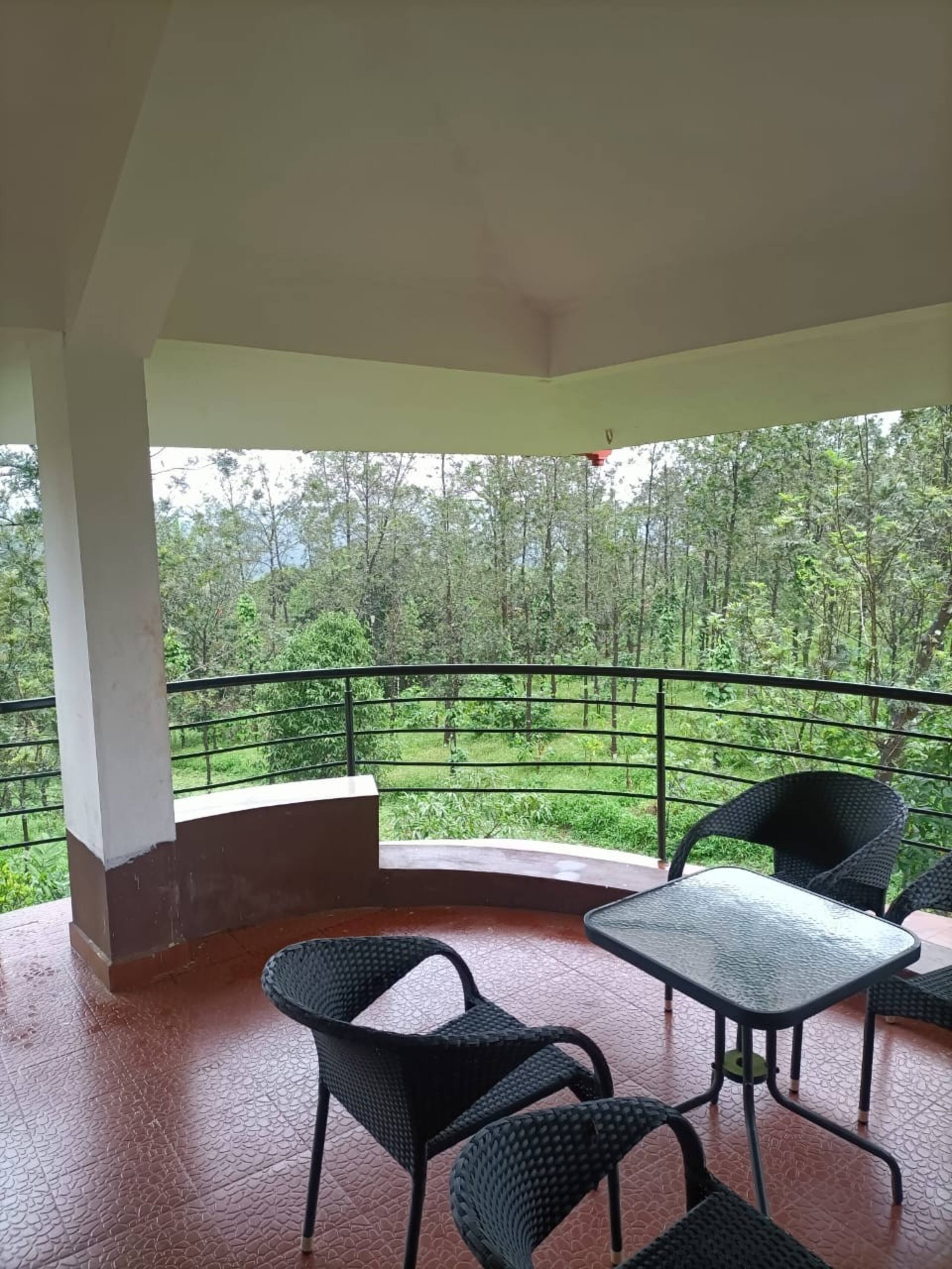 Cloud Alley Homestay - An Exclusive Getaway 6