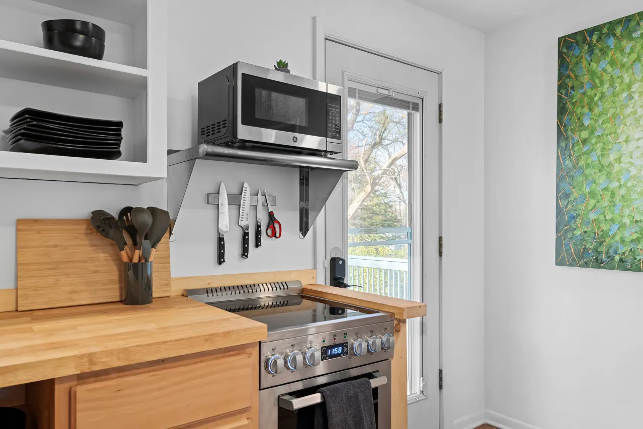 Walkable Old Town Retreat Backyard + Fire Pit + Garage 18