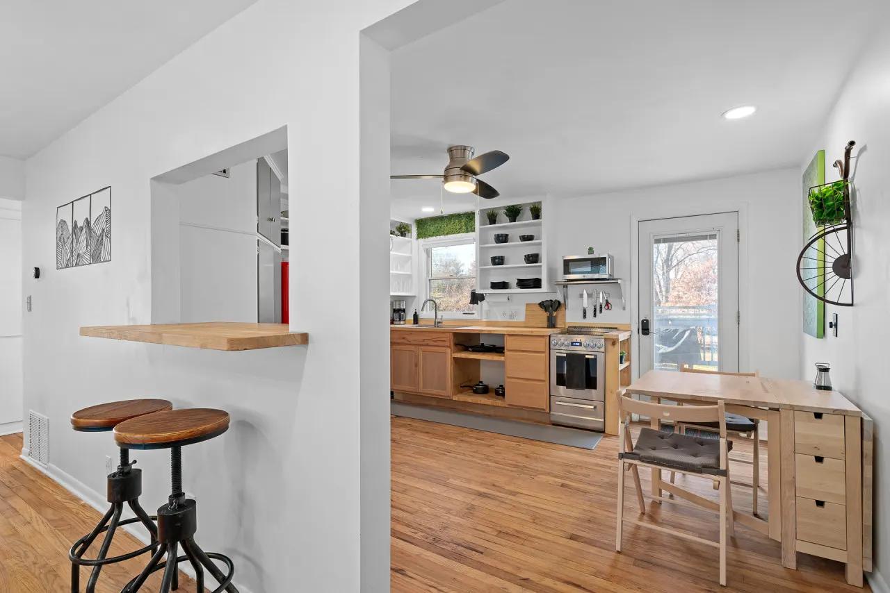 Walkable Old Town Retreat | Backyard + Fire Pit + Garage — photo 4