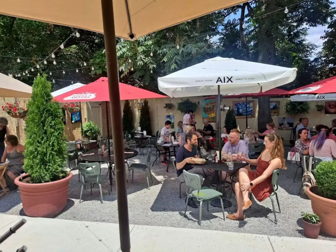 1BR Condo Steps to the Monastery, Cafes, and Resaurants 16
