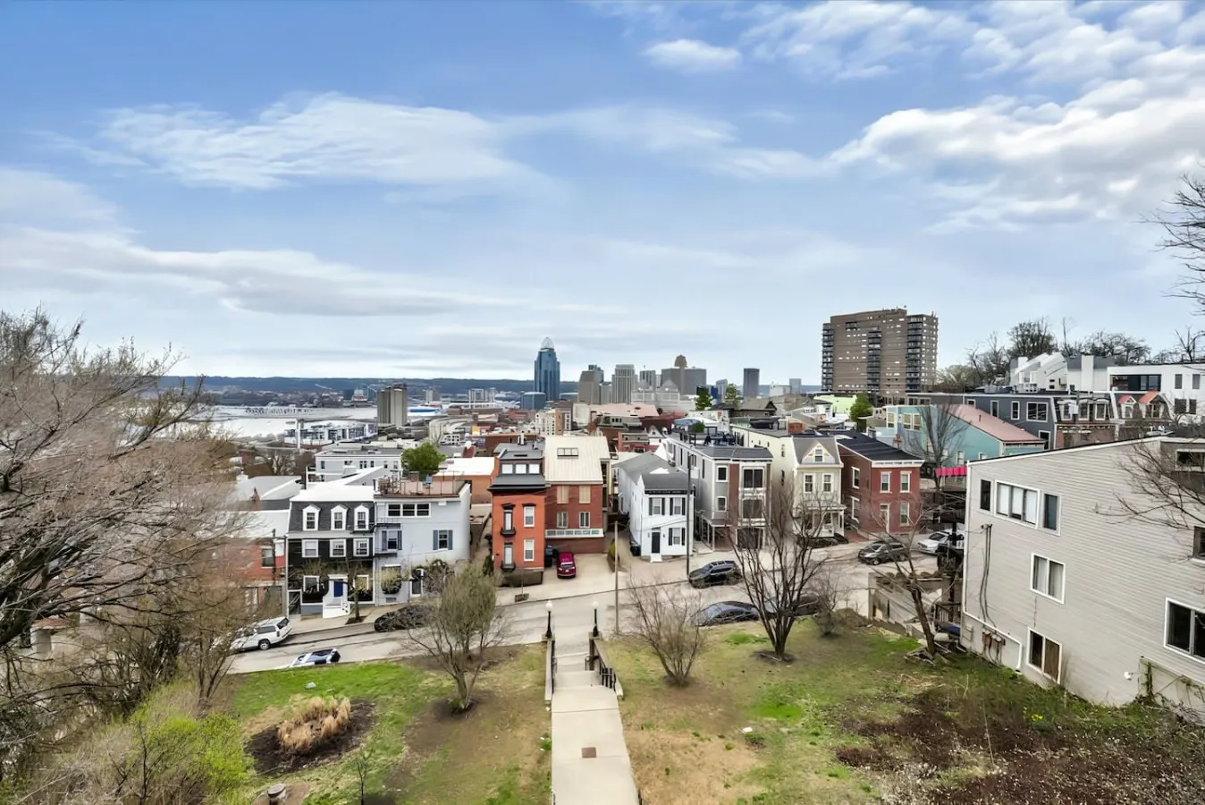 1BR Condo Steps to the Monastery, Cafes, and Resaurants 18