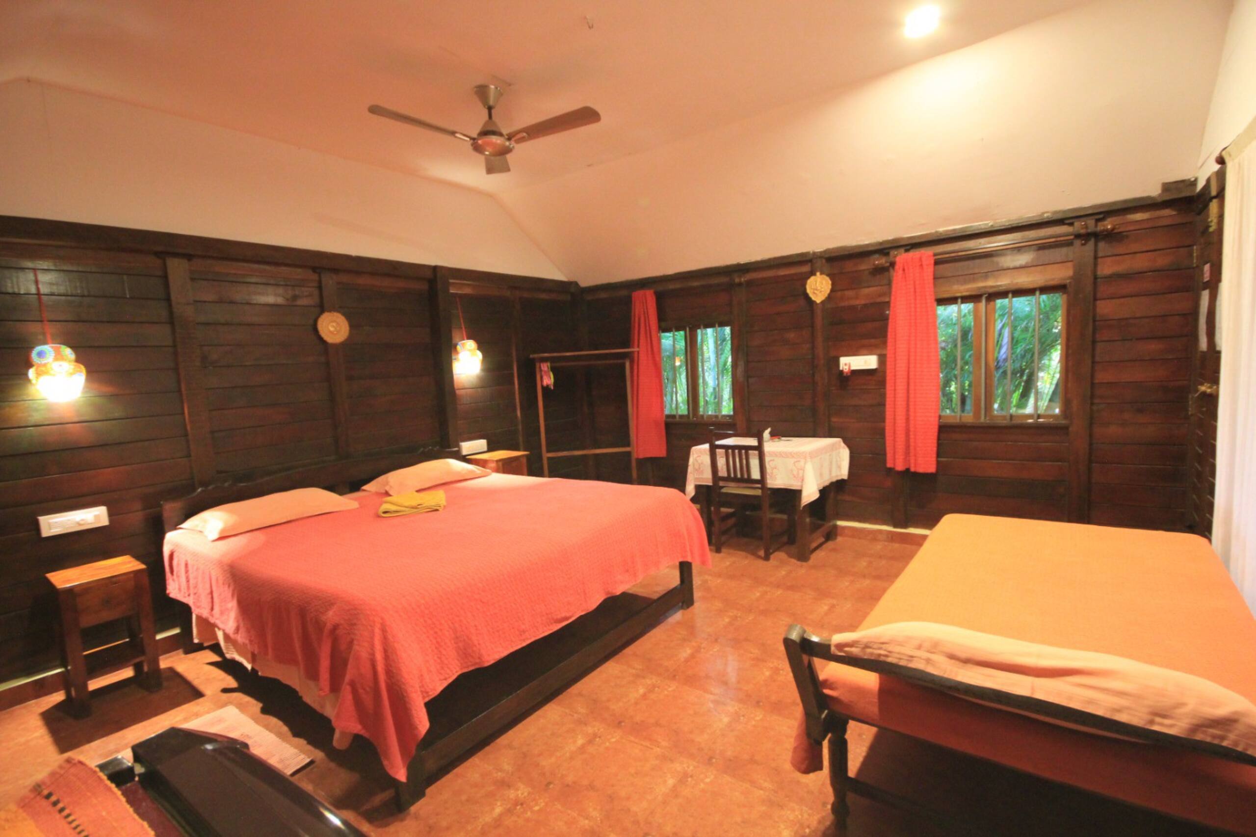 Red Wooden cottage 50 meter from Beach 16