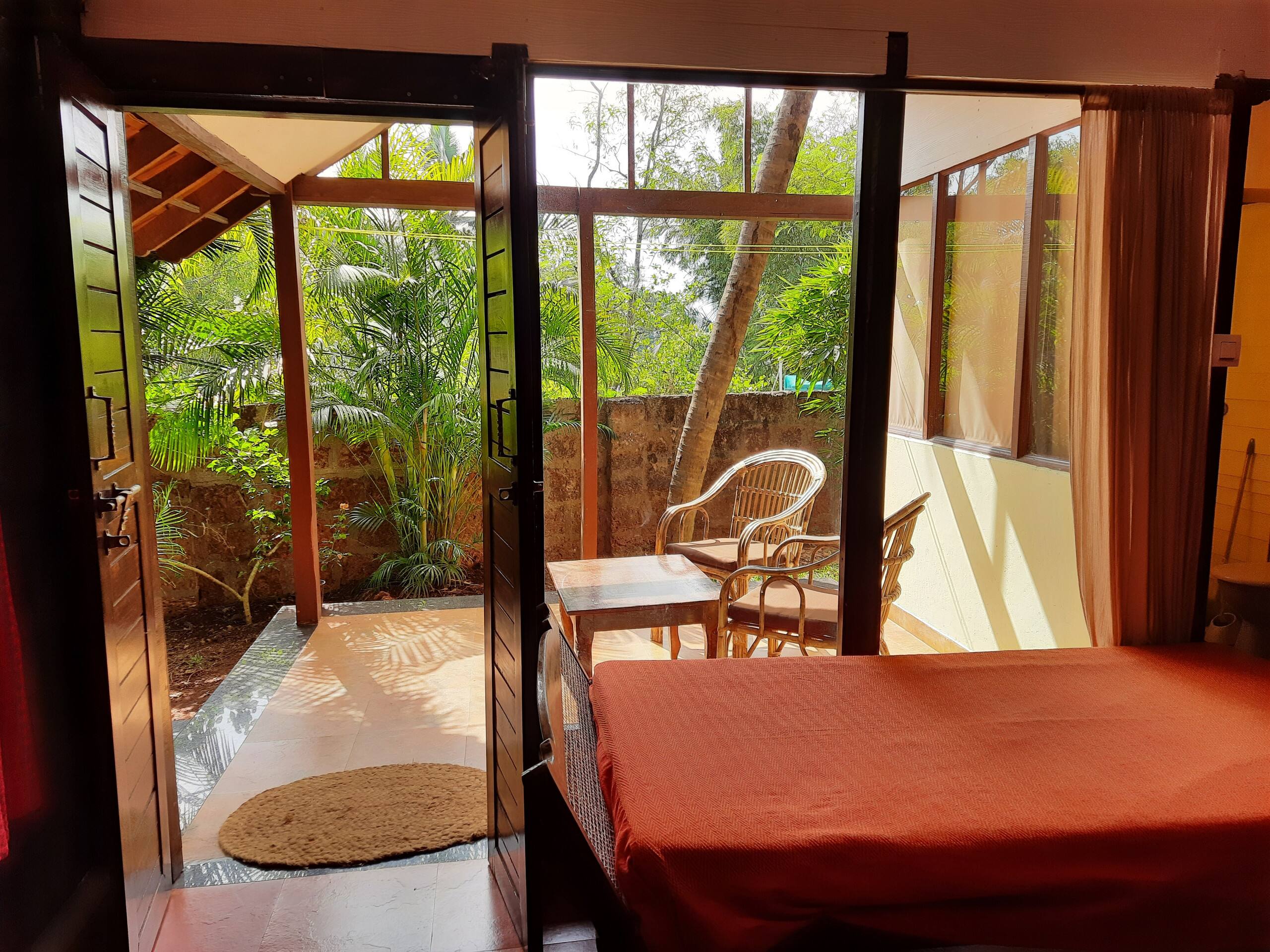 Red Wooden cottage 50 meter from Beach — photo 2