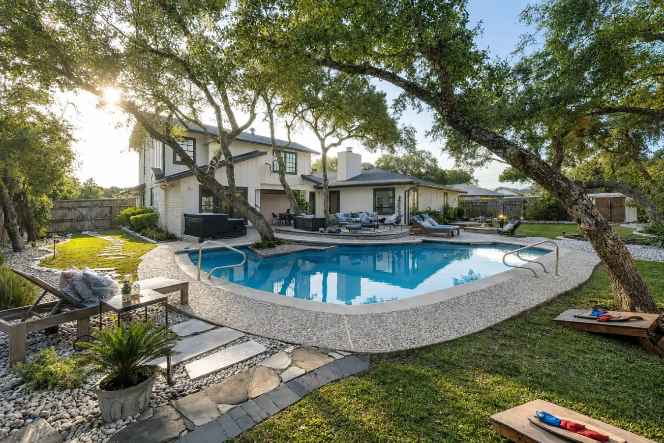 Family Fun Retreat Pool + Mini Golf 15