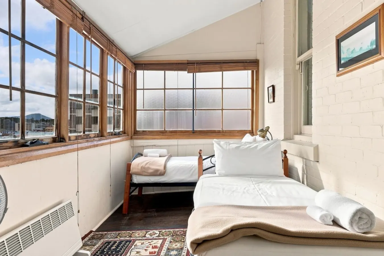 Edinburgh Deluxe Family Suite + Ensuite 11