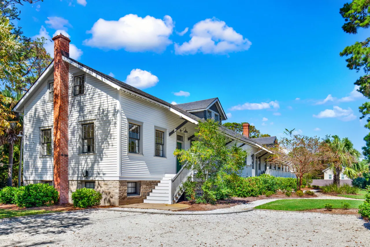 The Historic Commissary Quarters Unit 1 9