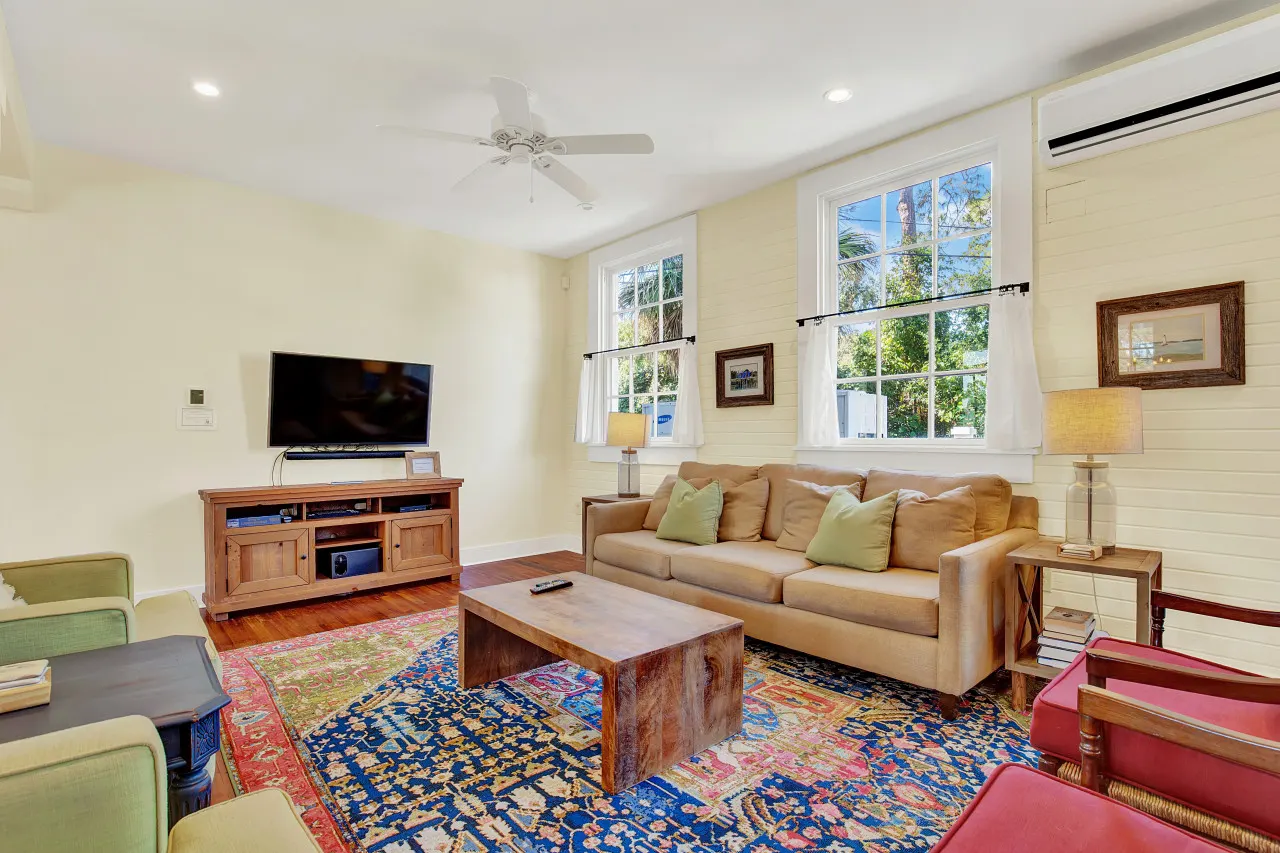 The Historic Commissary Quarters Unit 1 15