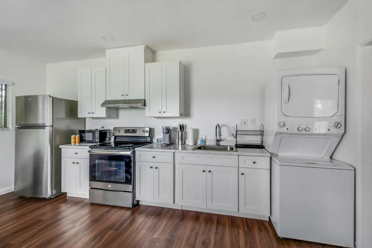 2BDRM ADU | 4min2Hospital | Close To Freeway — photo 3