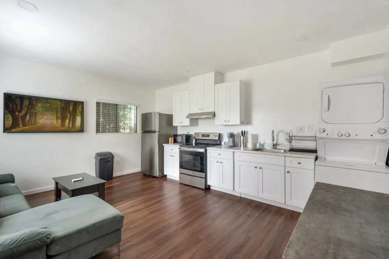 2BDRM ADU 4min2Hospital Close To Freeway 8