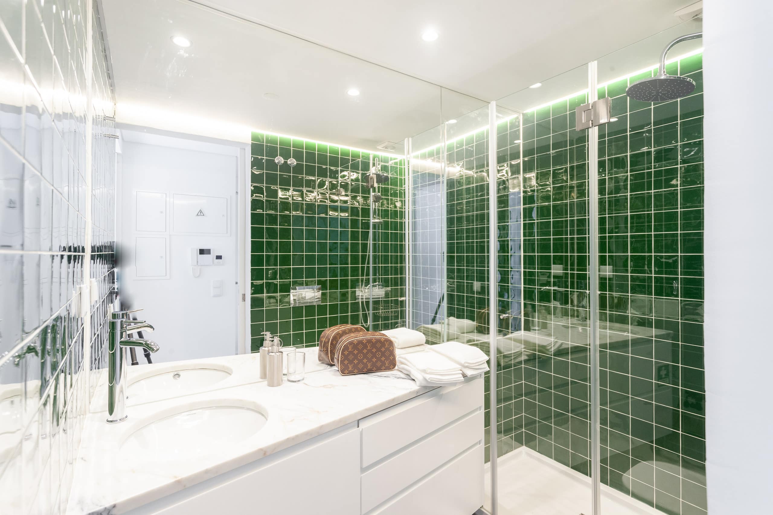 EMBAIXADOR Apartments & Suites (APARTMENT 3) 34