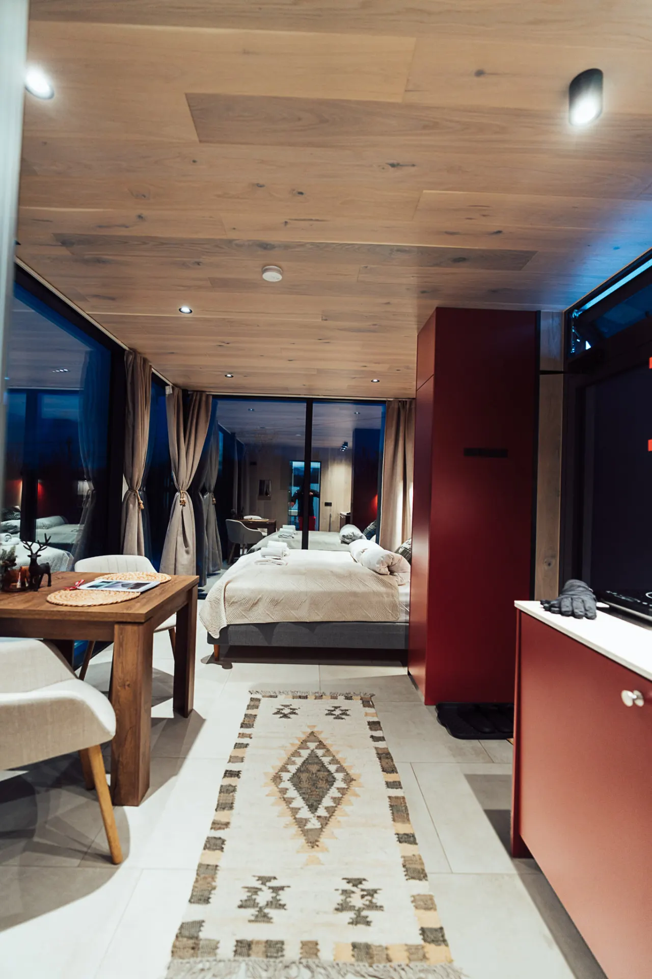 Nowhere & Near Mirror Cabin WonderInn Arctic 17
