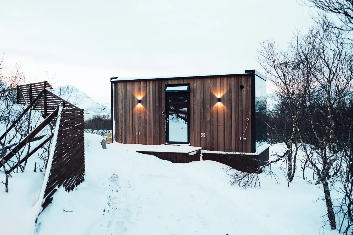 Nowhere & Near • Mirror Cabin • WonderInn Arctic — photo 3