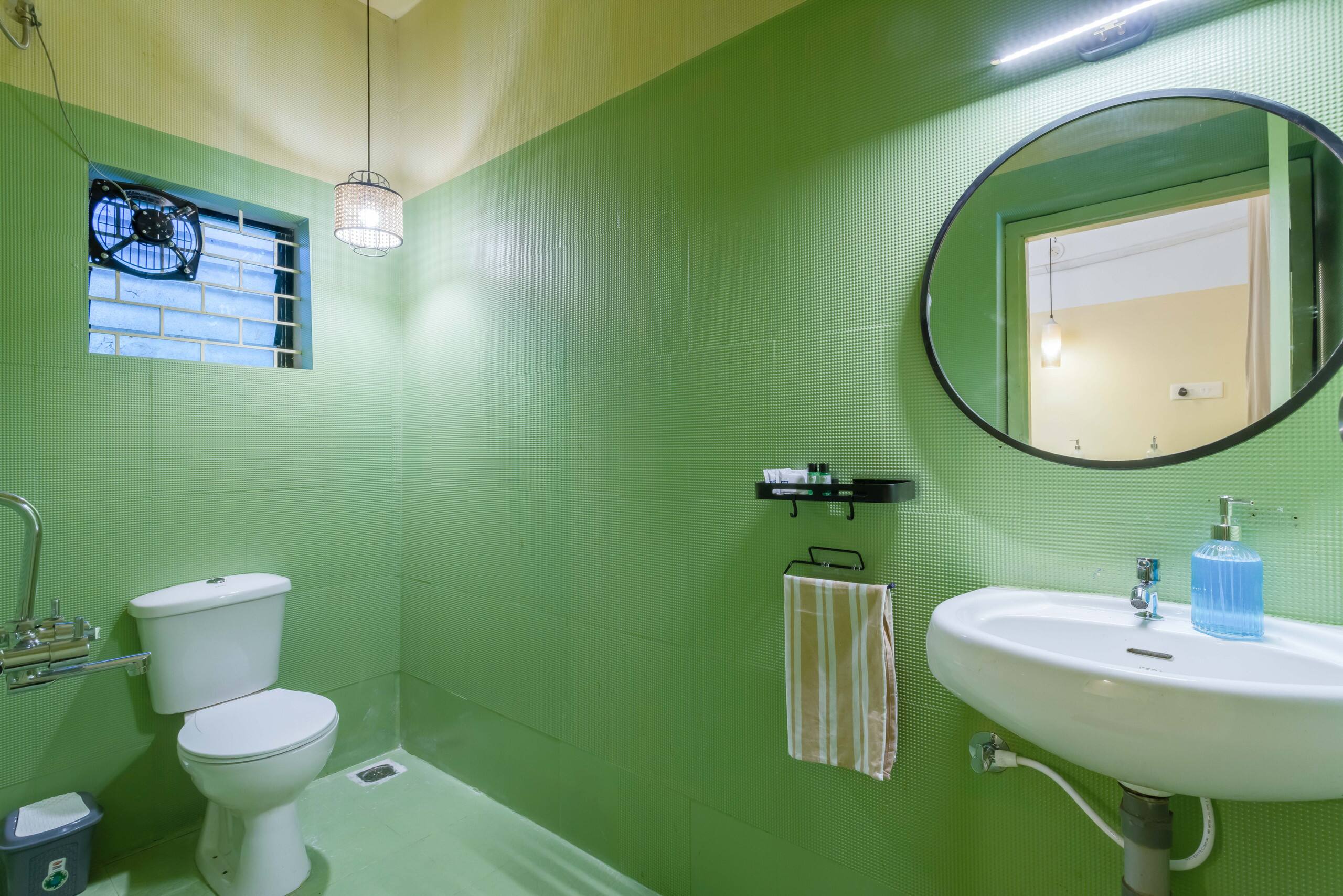 Green View 1BR with Pool 1min Walk to Morjim Beach 9