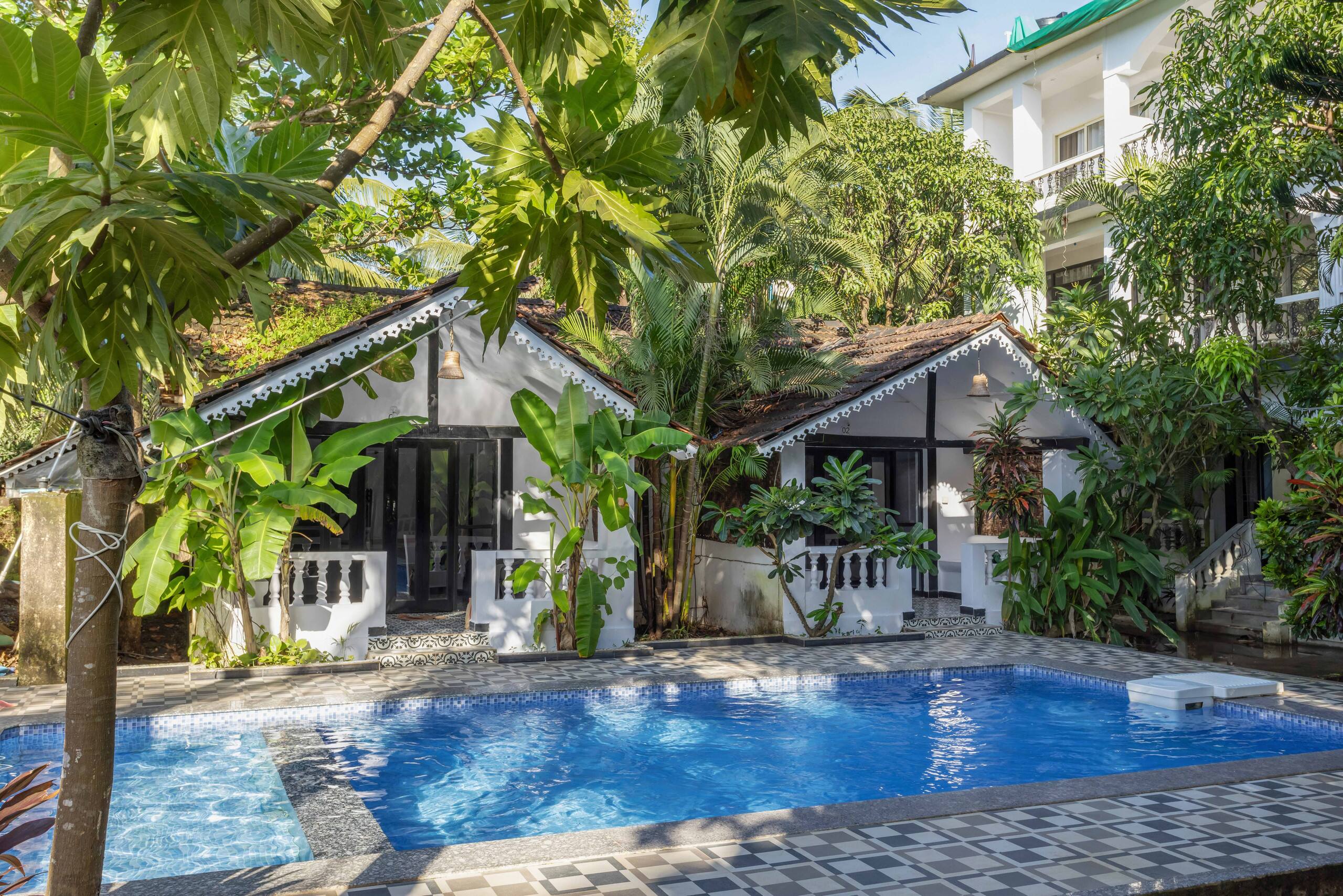 Green View 1BR with Pool 1min Walk to Morjim Beach 6