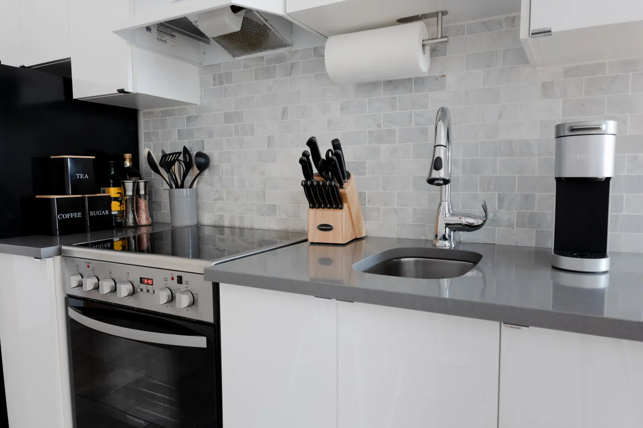 #10 - Studio/Plateau/St-Denis/SelfCheck-In/AC/TV 8