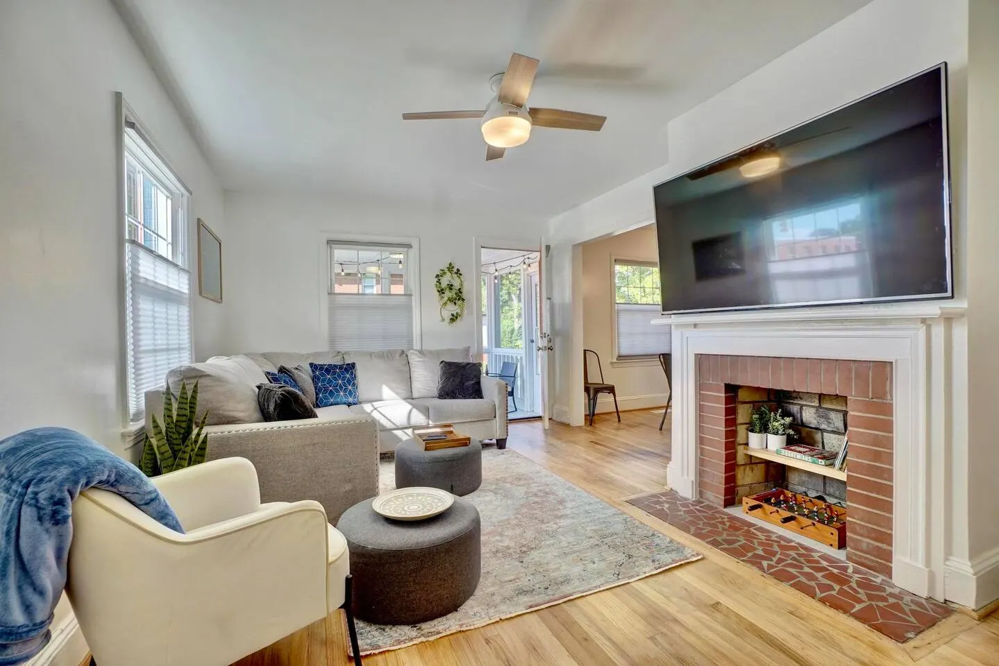 WalkDowntown PingPong 6BR Slps15+ Relax N Raleigh 2