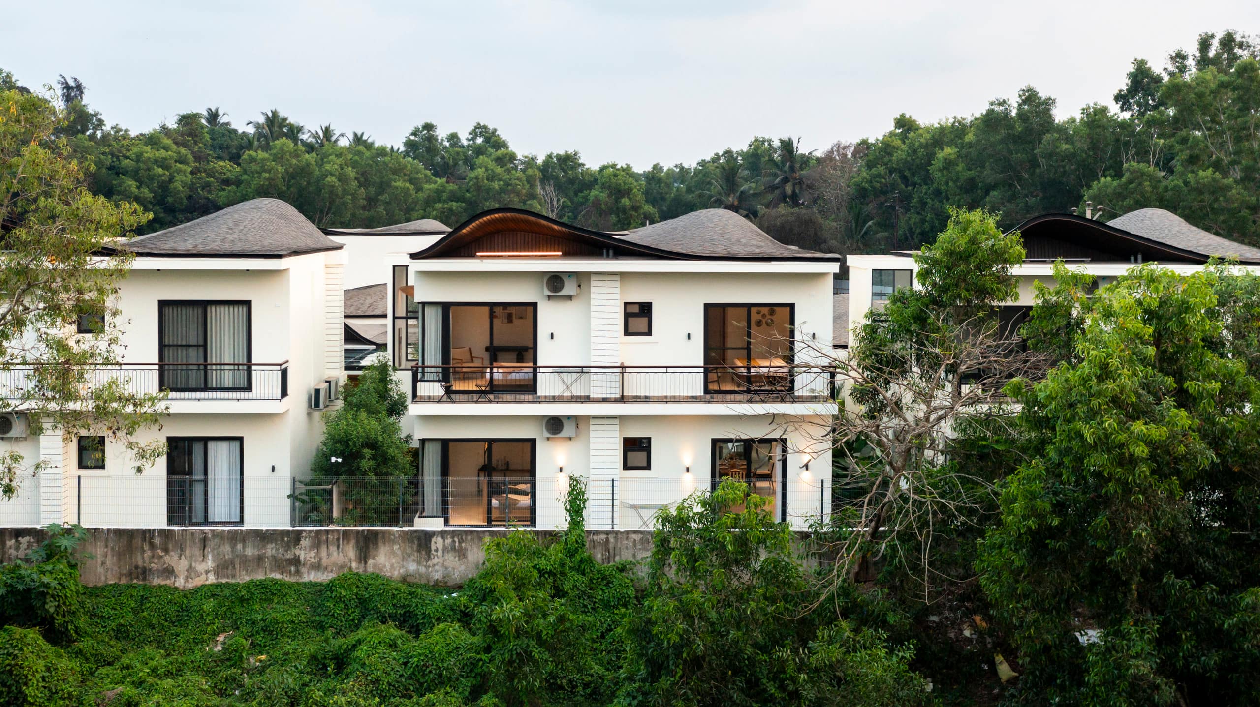 Staymaster Segara | 6BR Twin Pool Villas in Varca 8