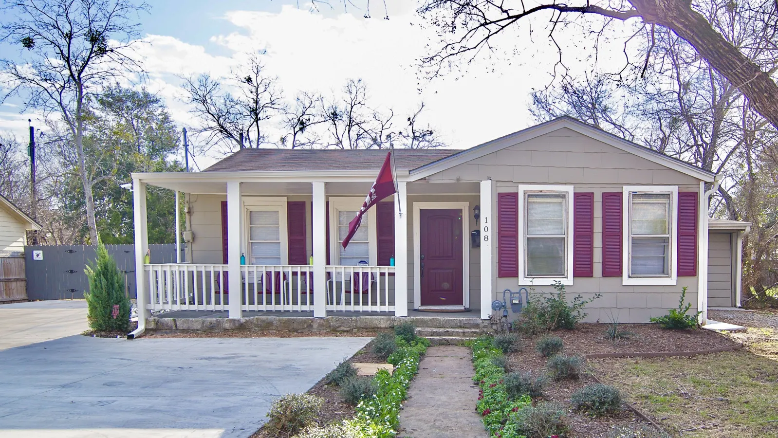 Howdy Headquarters: Grand Pavillion 2