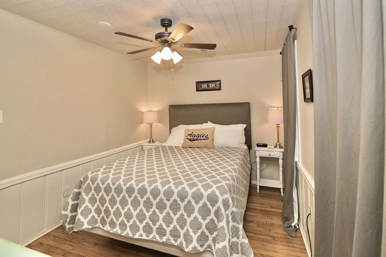 Howdy Headquarters: Grand Pavillion 6