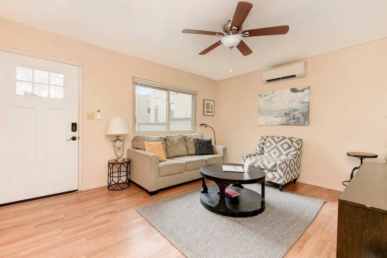 Casa Amore -2BR- AC & FREE Driveway parking 2