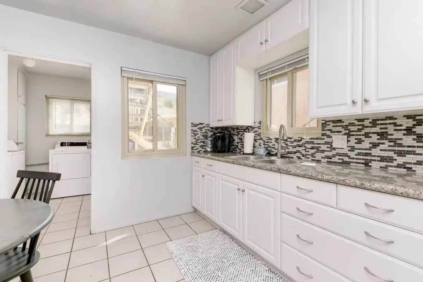 Casa Amore -2BR- AC & FREE Driveway parking 6