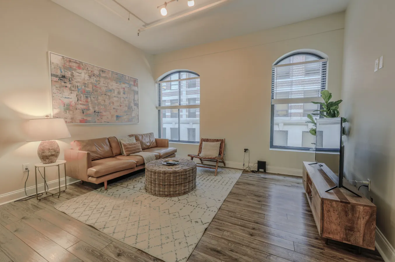 Lavish FIDI 2br/2ba Close to everything! 3