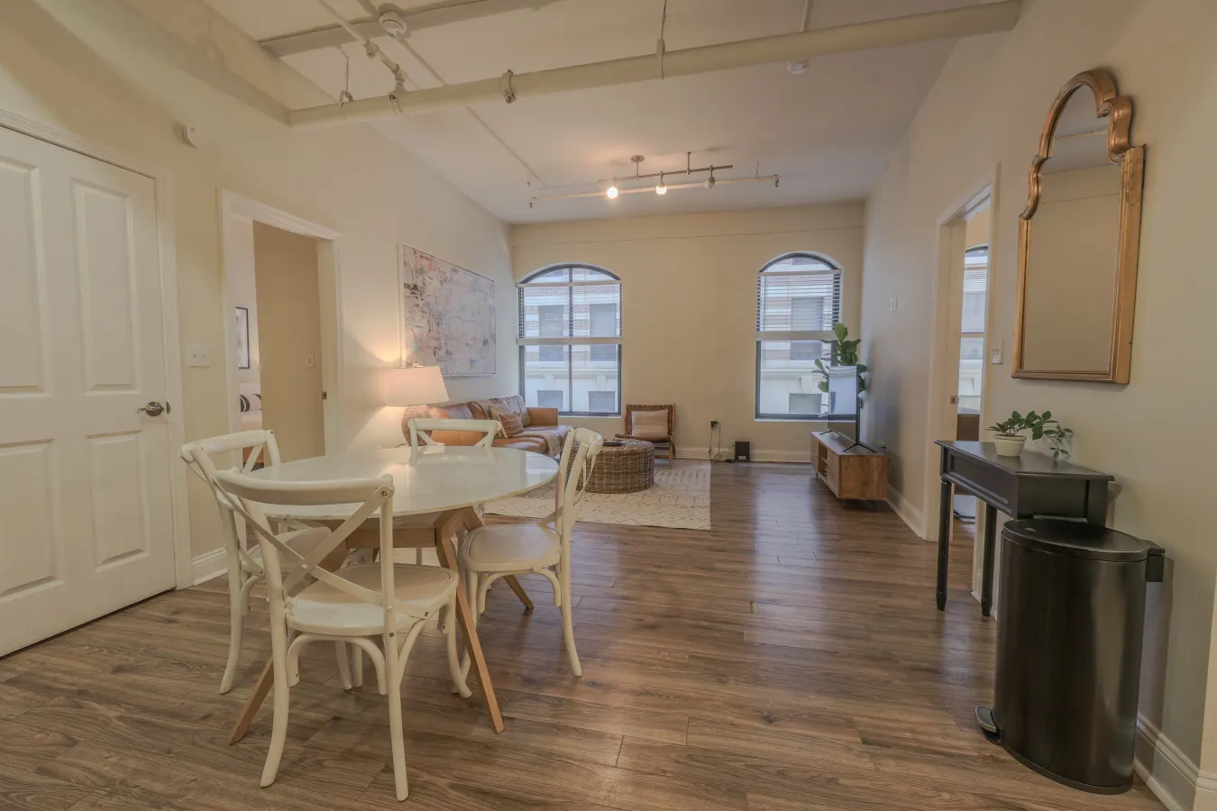 Lavish FIDI 2br/2ba Close to everything! 6