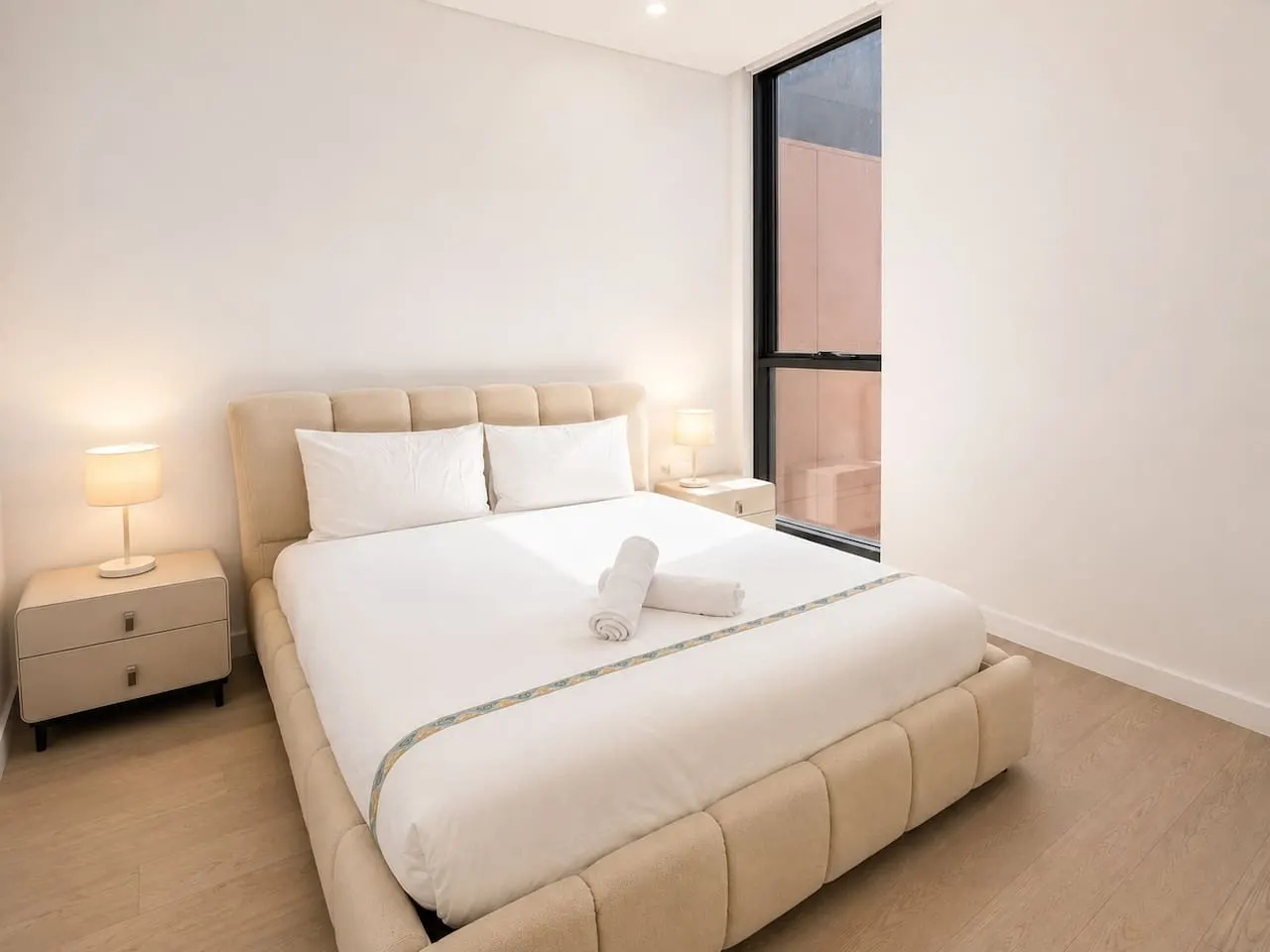 Elegant 2BR Apartment in Zetland — photo 3
