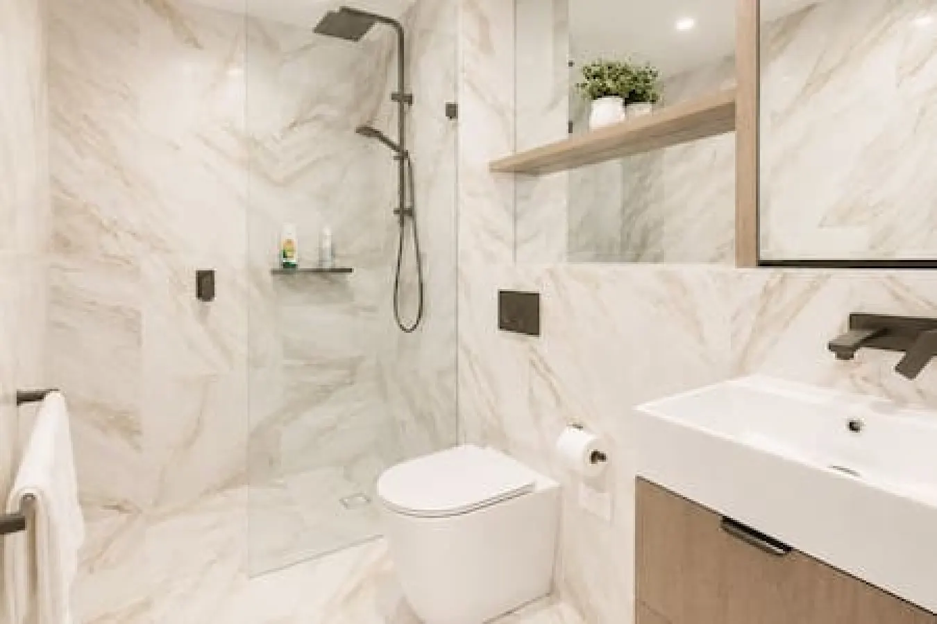 Elegant 2BR Apartment in Zetland — photo 5
