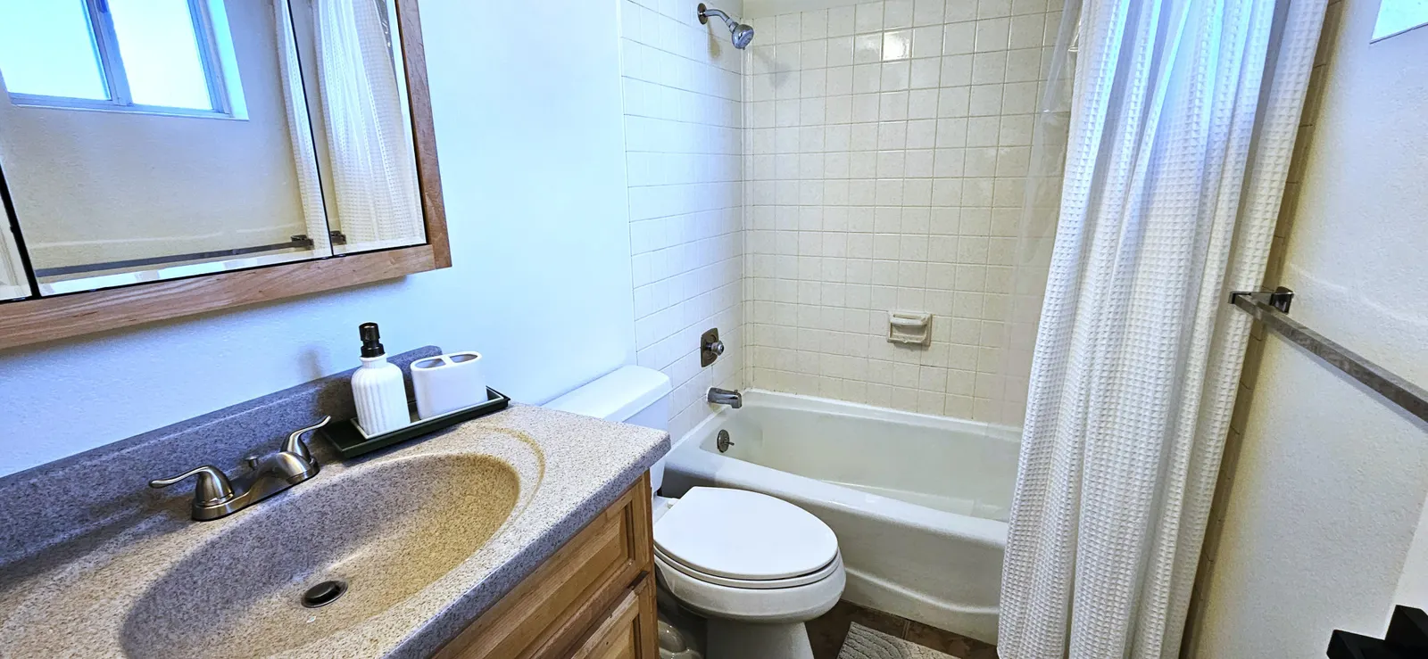 Hot Tub. Paddleboards, Air Hockey, Grill, Fire Pit, W/D, Sleeps 22 14