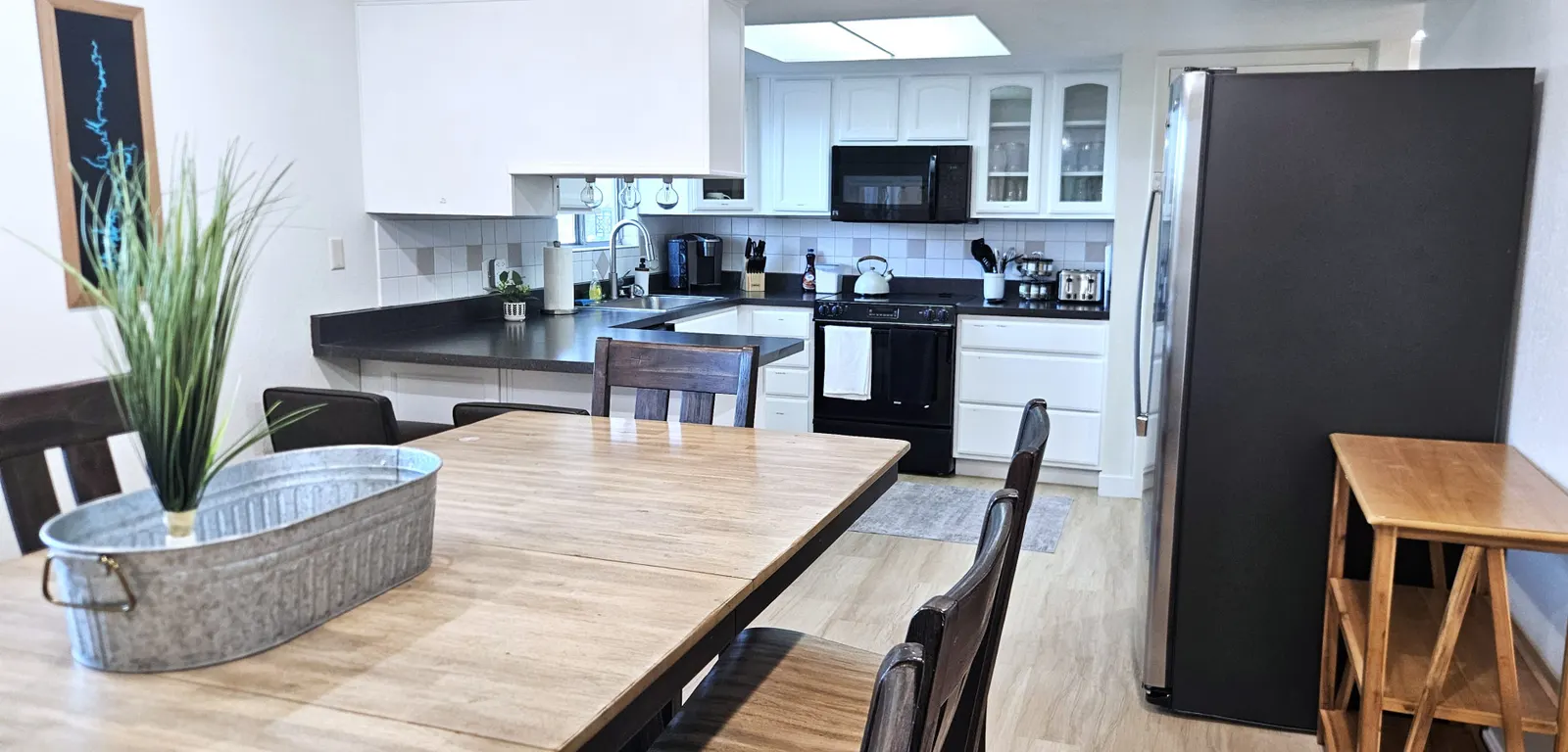 Hot Tub. Paddleboards, Air Hockey, Grill, Fire Pit, W/D, Sleeps 22 3