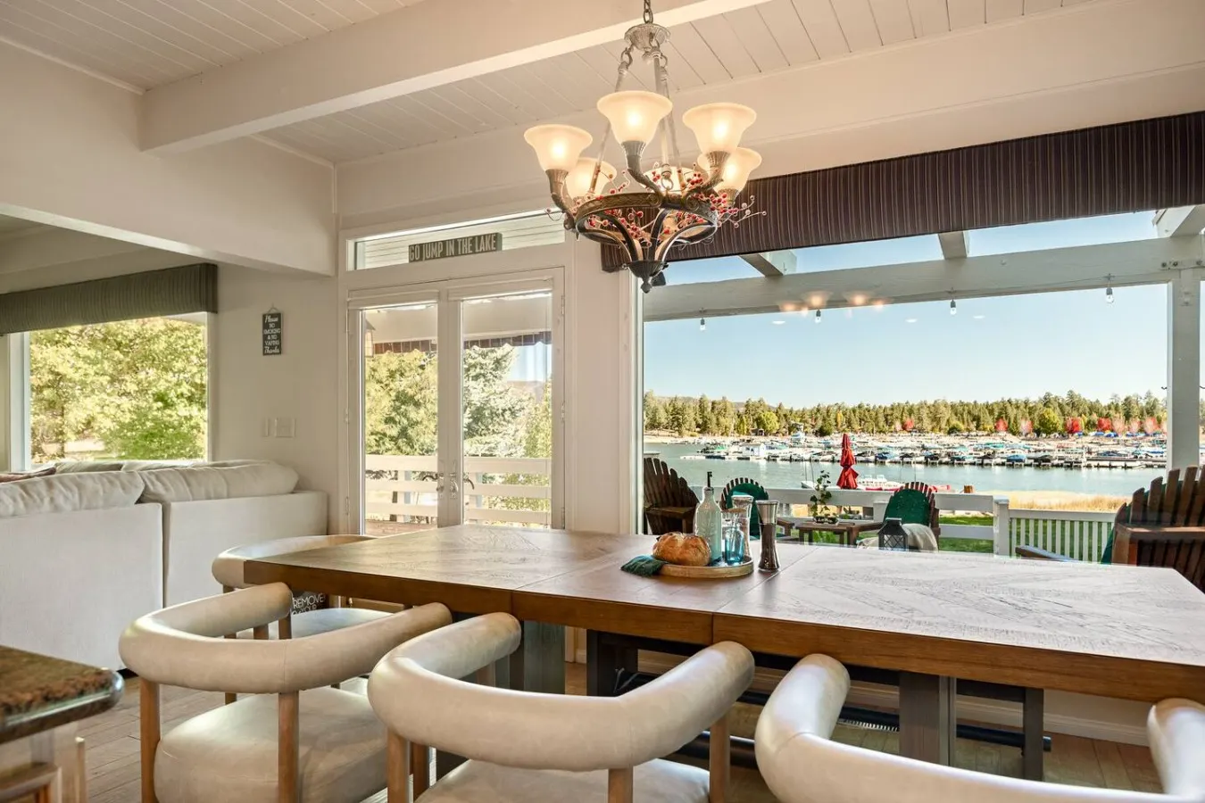 4BR Lakefront Vibes Getaway Dock, Spa & Games 2