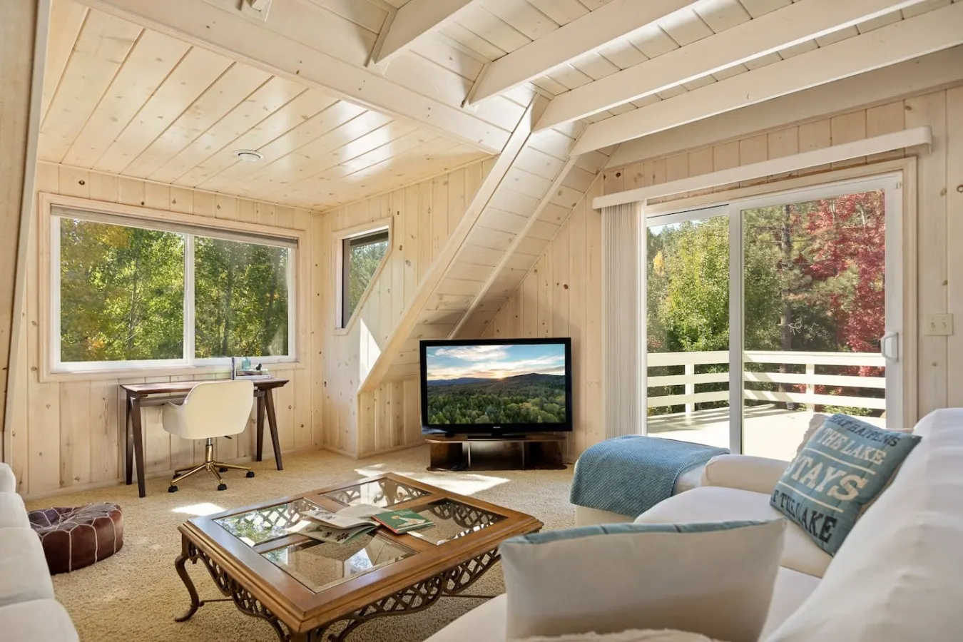 4BR Lakefront Vibes Getaway Dock, Spa & Games 10